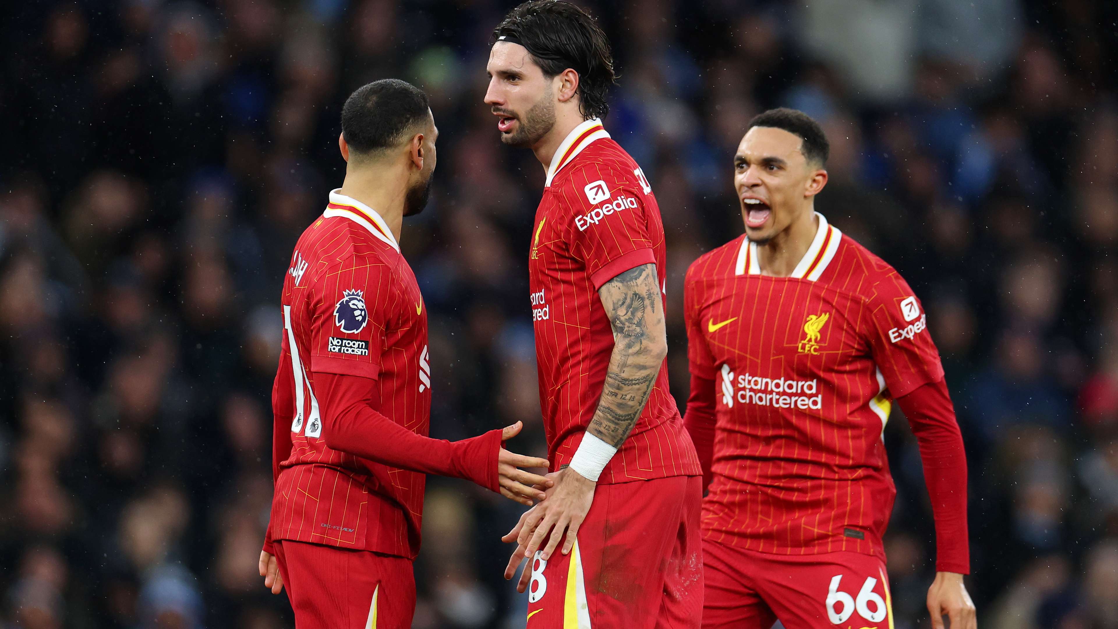 两地足球文 两地足球文