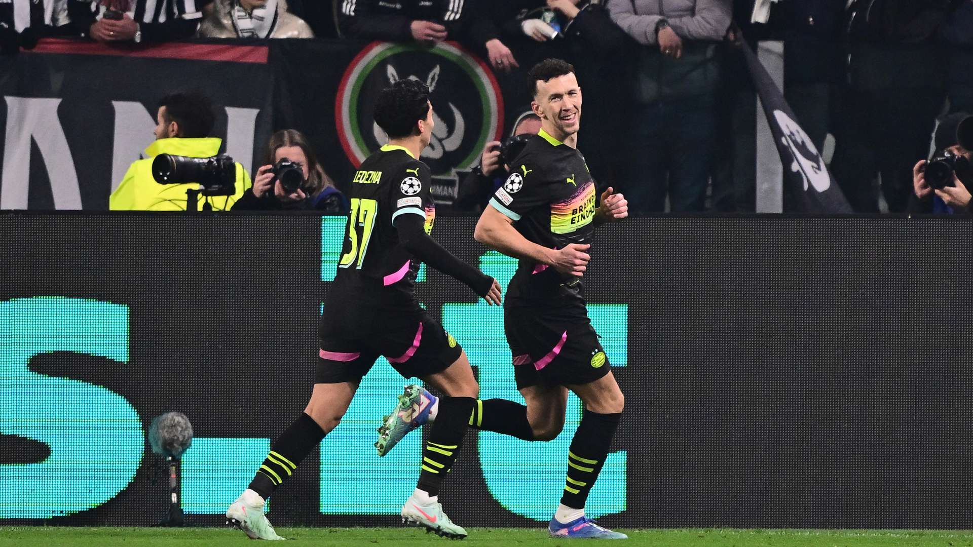 每一位观众 每一位观众